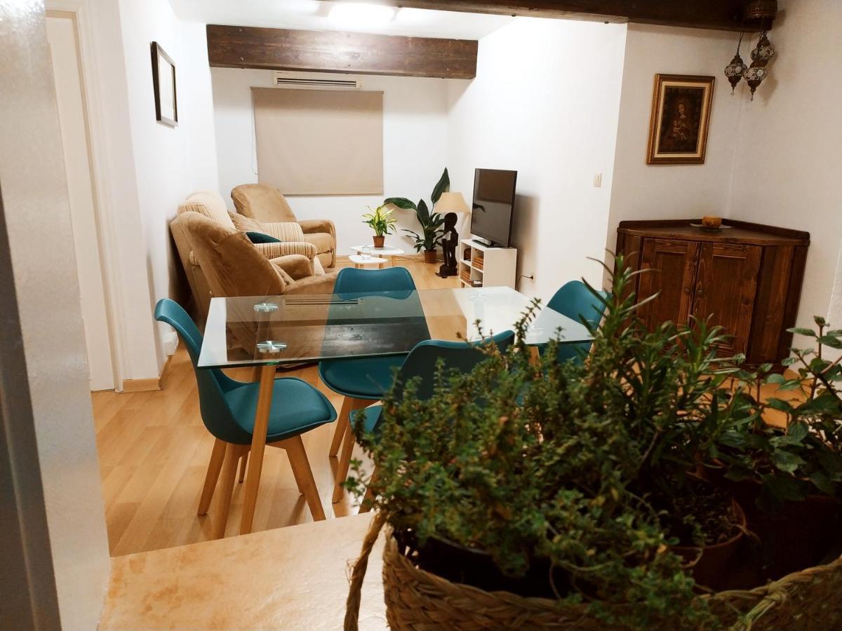 Al Pie Del Camarin Con Parking Gratis Apartment Jaen Exterior photo