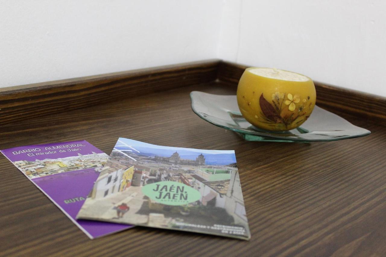 Al Pie Del Camarin Con Parking Gratis Apartment Jaen Exterior photo